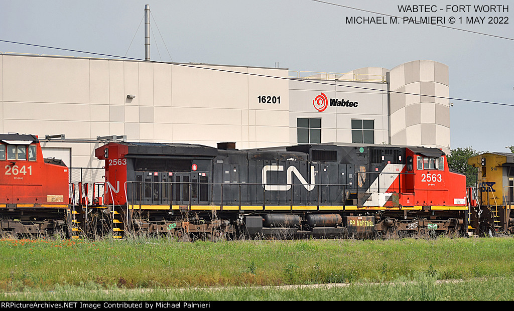 CN C44-9W 2563